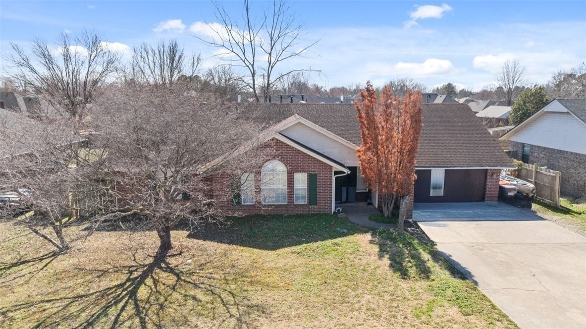 Rare opportunity to own a 3-bedroom, 2-bathroom home in one of Springdale’s most established and friendly neighborhoods. Situated directly across from Parson Hills Elementary, you can literally watch the kids walk to school from your front porch! While this home is looking for a little love and some modern updates, the bones are solid and the layout is functional. It’s the perfect "blank canvas" for a buyer looking to build sweat equity or a family wanting to customize their forever home. The backyard is spacious and ready for summer BBQs, and the neighborhood vibe is unbeatable. Sellers are highly motivated and ready to entertain offers. Bring your toolkit and your vision—this gem won’t last!