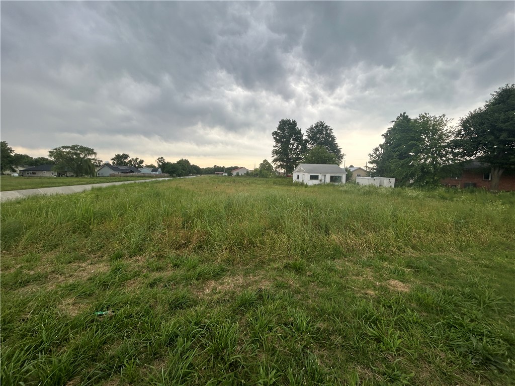 Located on Kenwood Street in Siloam Springs, this 1.19 acre commercial tract offers exceptional potential for development in one of Northwest Arkansas’ growing markets. With ample space for retail, office, restaurant, mixed-use, or service-based opportunities, this property provides flexibility for investors, developers, and business owners alike. High visibility and convenient access make it ideal for a variety of commercial concepts.