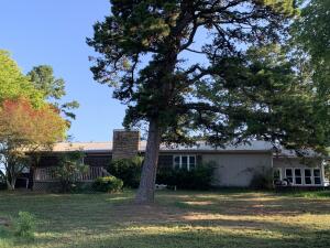 Investor Special! 2 Bedroom 1 Bath house that needs minimal work. With the option to purchase an additional lot behind the home. Schedule your showing today.
