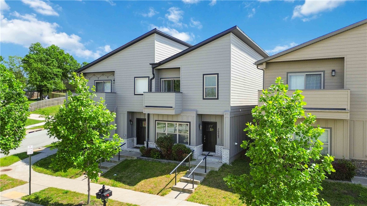 Clean, well-kept townhome offering 2 bedrooms and 3 baths with a layout that prioritizes privacy and function. Each bedroom includes its own en-suite bathroom and walk-in closet, creating a comfortable setup for shared living while still giving each occupant their own space.
The main level features an open living and kitchen area along with a half bath for guests. The layout is efficient and easy to live in, with a natural flow between spaces. Upstairs, both bedrooms are well-sized, with one offering access to a private balcony.
Two-car attached garage provides parking and additional storage. Low-maintenance exterior keeps upkeep straightforward.
Convenient Fayetteville location with quick access to the University of Arkansas, Interstate 49, and surrounding shopping, dining, and everyday amenities.
Currently tenant occupied.