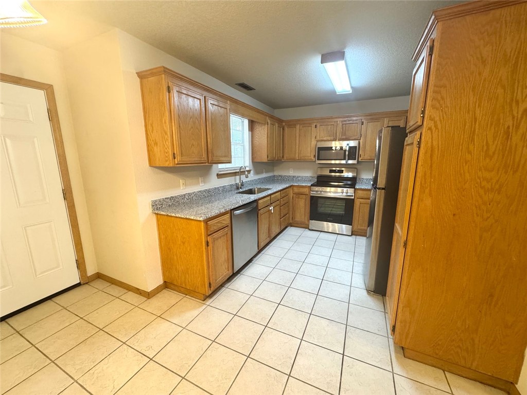 Missouri Oaks Sub - Residential Lease