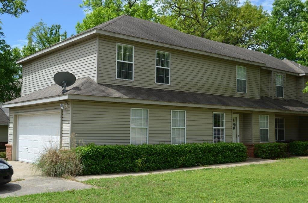 Quiet duplex at end of street. Includes all appliances, washer & dryer and landlord provides lawn care.  Available after 7/1/19 and also for sale on MLS #1092234
