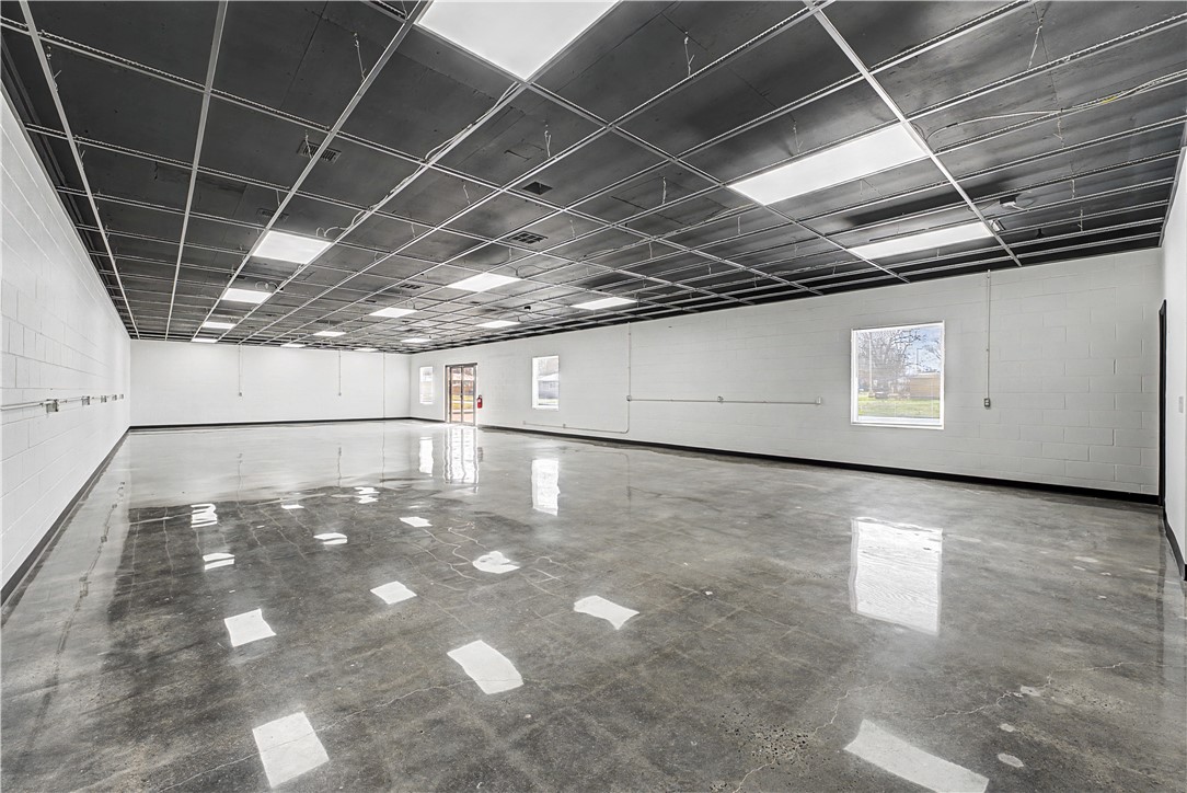 R L Hayes Park Add - Commercial Lease