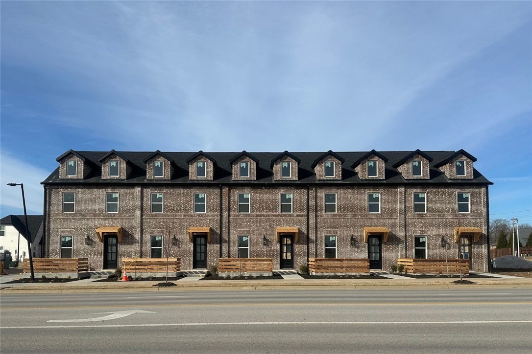 Bellview Place Rogers - Residential