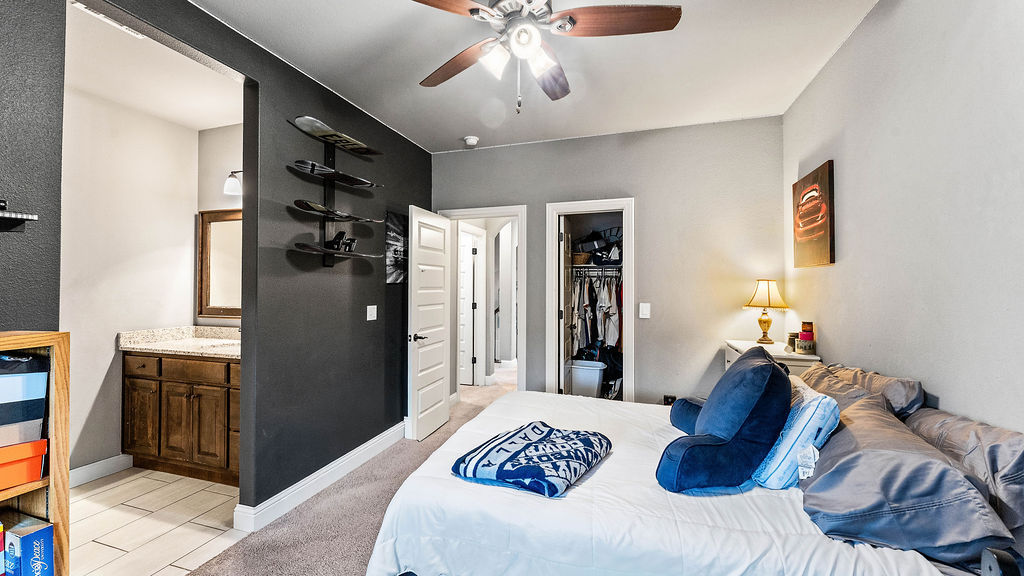 Soaring Hawk Sub Cave Spgs - Residential