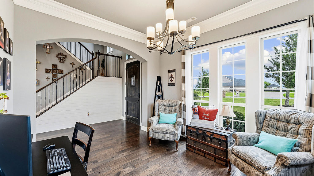 Soaring Hawk Sub Cave Spgs - Residential