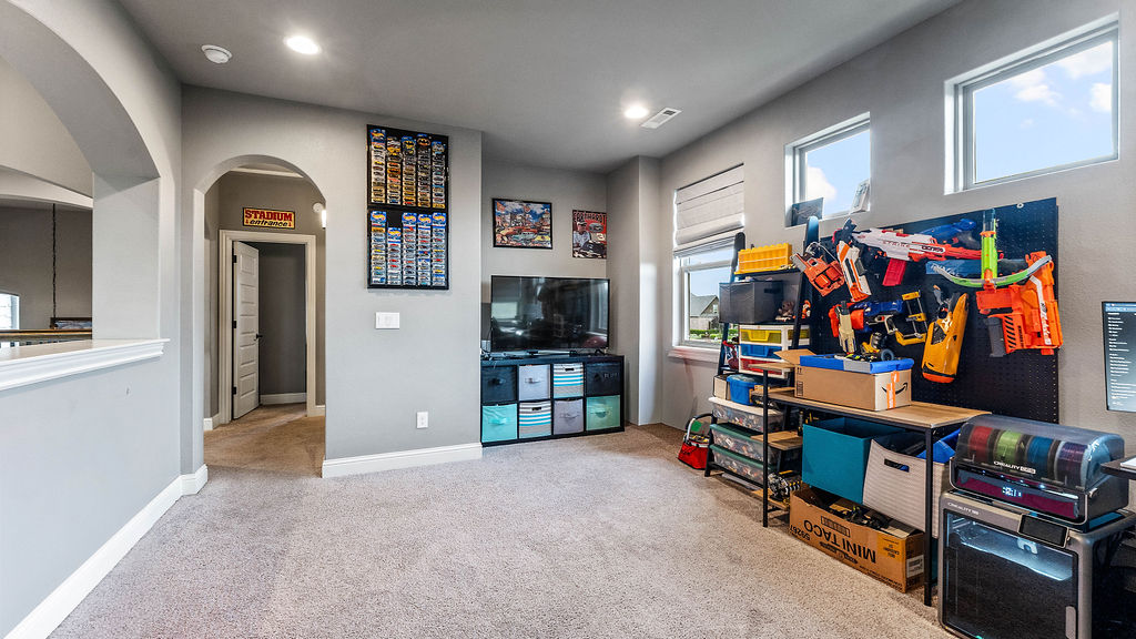 Soaring Hawk Sub Cave Spgs - Residential