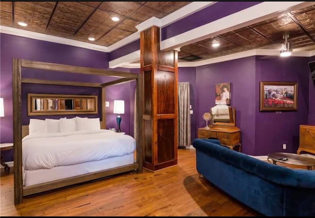 The Grand Central Hotel located in historic Eureka Springs is a 15 suite Boutique Hotel with off street parking for each suite. Main level has a tavern and restaurant (currently not in use) but all equipment is there and ready for a easy open. Lower level has a separate entrance and can be living space, retail, entertainment area, or? Hotel is currently open SO COME AND STAY and experience the wonderful atmosphere! Cross listed mls#1346773 and mls#1346788