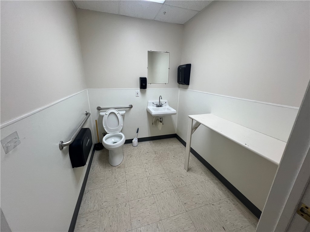 Fayetteville Outlots - Commercial Lease