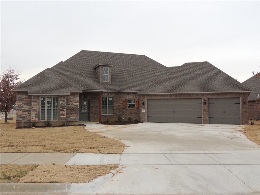 Another stunner from Rouse Custom Homes. One of the best open floor plans out there. The master suite of this house is incredible and unique.This house will have SS appliances, hardwood floors, granite tops, pre-plumbing for central vac, and an energy efficiency package. Nice large, flat yard. Come make this your custom dream home.