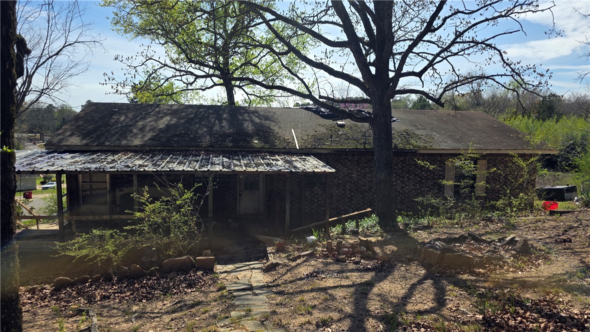 This 3-bedroom, 1.5-bath home offers promising possibilities but is in need of substantial rehabilitation and a deep cleaning to truly reach its potential. Inside, you'll find signs of wear—damaged walls, scuffed floors, and outdated fixtures in the living areas. The kitchen and both bathrooms require comprehensive renovations, and many rooms are cluttered with debris. The property also features an attached basement that remains unfinished, presenting an opportunity for expansion or customization. While the structure appears solid, both cosmetic and functional upgrades are necessary to restore comfort and value. 

All offers must be submitted by the buyer’s agent using the online offer management system. Offer link to property:  http://www.spsreo.com/?c=DUXH