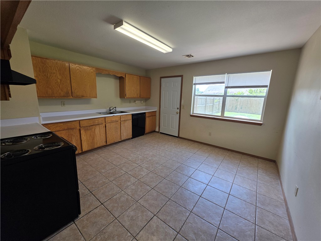 Oak Hill Iii Ph 1-Rogers - Residential Lease