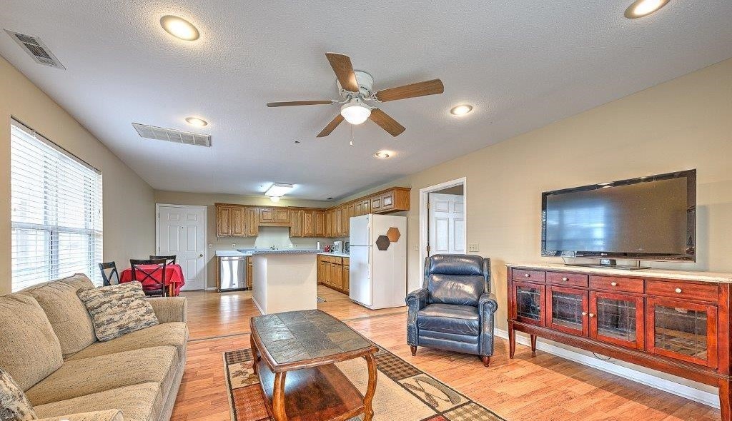 17-16-30-Fayetteville Outlots - Residential