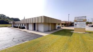 Nice commercial professional building in the downtown area; plenty of parking with good income; great investment property or use for your own venture.  Seller is selling property ''AS IS''.