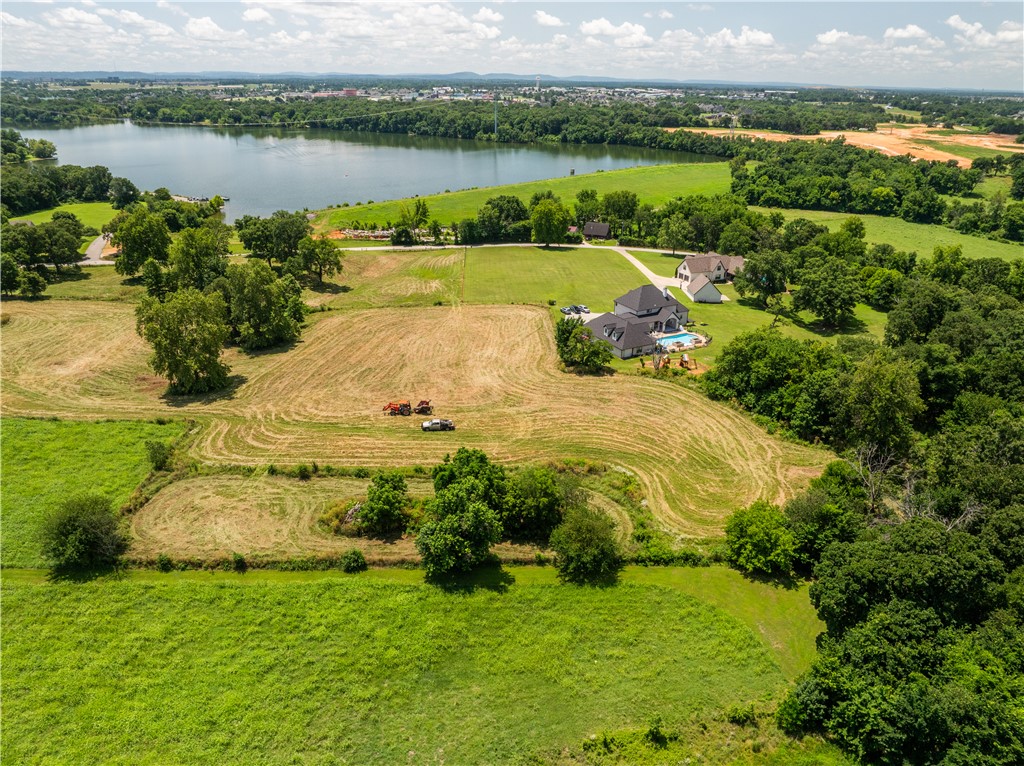 Elm Spgs Outlots - Land