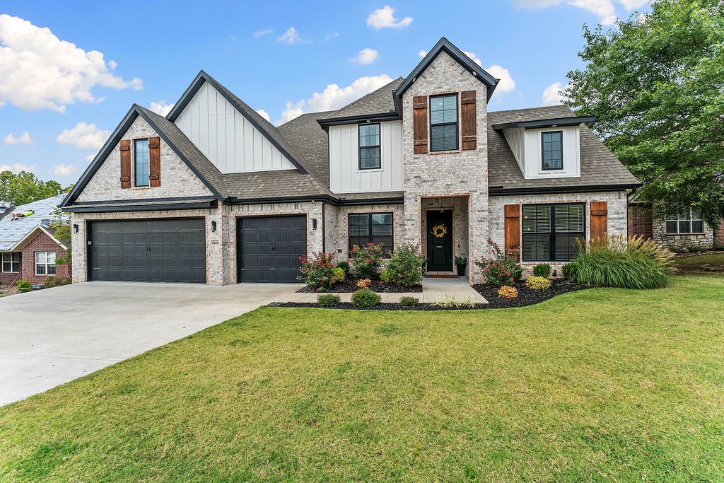 Built in 2021 and set in the sought-after Kensington Subdivision, this 5-bed, 3.5-bath home blends modern style with everyday function on a .37-acre homesite—one of the more level lots in the neighborhood. A dedicated office supports work-from-home, while a flexible bonus area adapts for media, play, or studies. Real wood-beam accents add warmth across 3,664 sq ft of thoughtfully planned living, and a 3-car garage offers ample room for vehicles, bikes, and gear.
The location is a standout: minutes to Bentonville’s premier parks, renowned mountain-bike trails, Crystal Bridges Museum of American Art, Downtown Bentonville, and the new Walmart Home Office—plus I-49 is about 2 minutes away for quick access across Northwest Arkansas. If you’re seeking space, style, and convenience in one of Bentonville’s favorite neighborhoods, this Kensington address checks all the boxes.