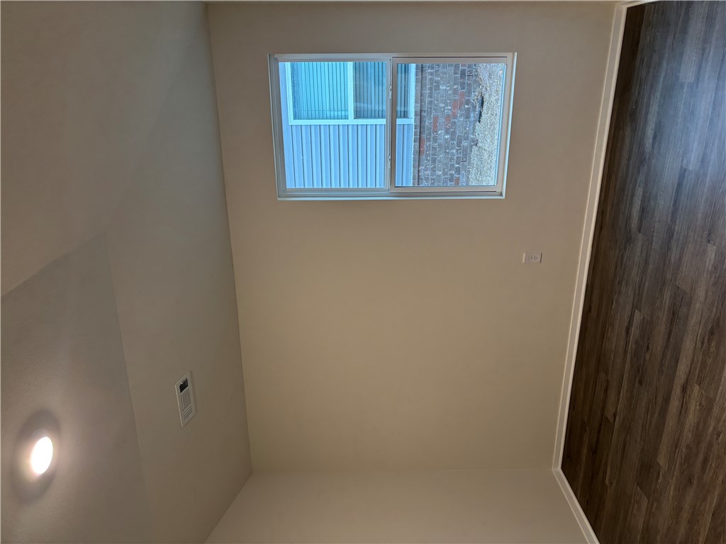 WOODWARD PARK - Residential Lease