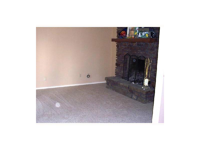 Dawn Hill Cynth Twnh - Residential