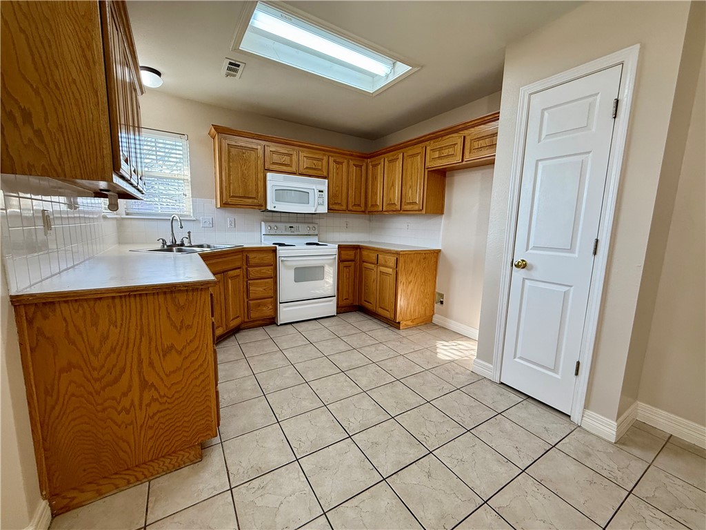 Tunbridge Wells Sub Bentonville - Residential Lease