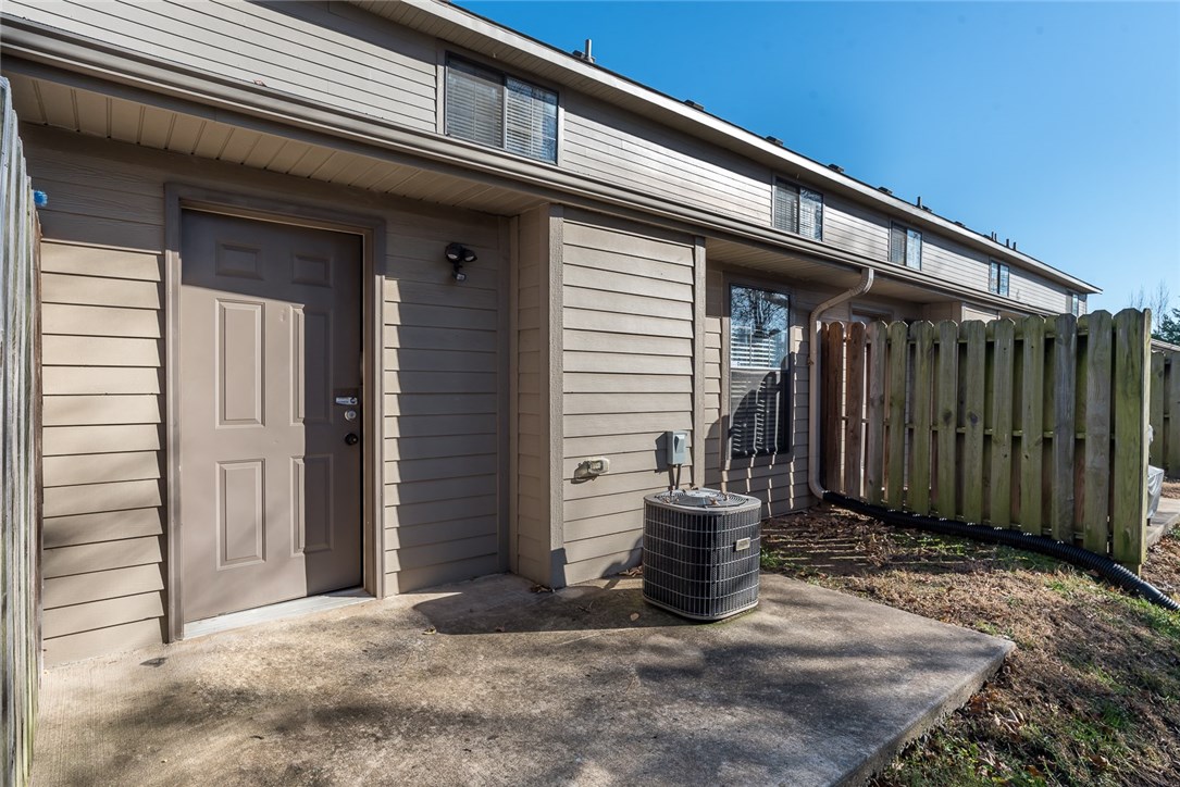 Chevaux Court - Residential