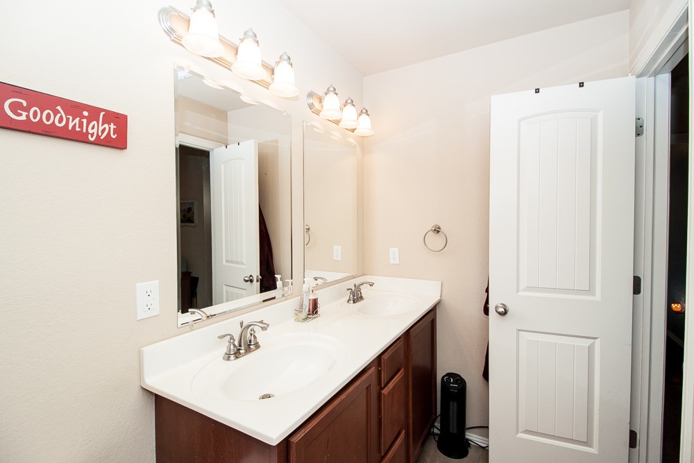 Commons At Walnut Crossing - Residential