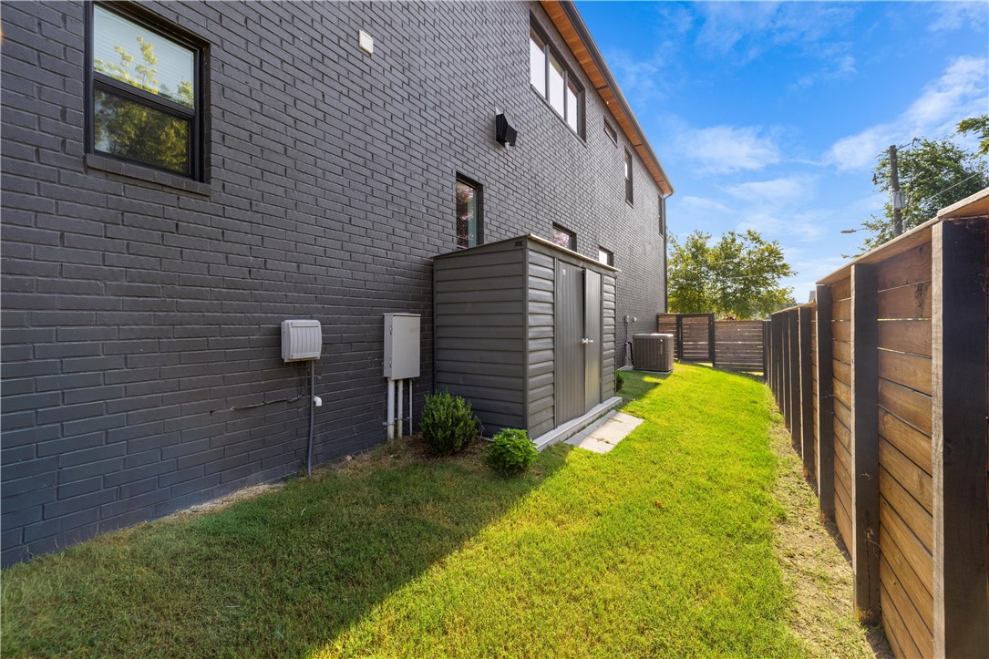 1137-1139 MONROE HORIZ PROP REGIME-BENTO - Residential