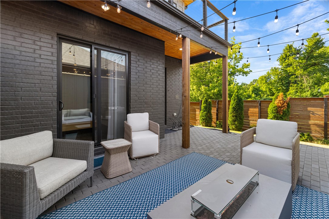 1137-1139 MONROE HORIZ PROP REGIME-BENTO - Residential