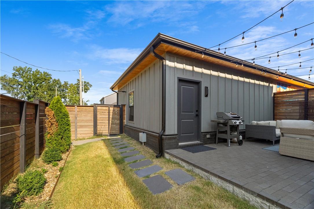 1137-1139 MONROE HORIZ PROP REGIME-BENTO - Residential