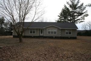 JUST REDUCED. SEE ATTACHED APPRAISAL! BEDROOM 2 BATH MODULAR HOME NEXT TO BALL FIELD AND CLOSE TO ELEMENTARY SCHOOL IN DOVER. THIS HOME HAS A BRAND NEW 50 YEAR ROOF, 25 X 48 BARN FOR PARKING OR STORAGE & COVEREED DECK. PERMANENT ROCK FOUNDATION IS A PLUS. MASTERH BATH OFFERS 2 SINKS, GARDEN TUB AND A SHOWER. KITCHEN IS LIGHT AND OPEN WITH ISLAND, FRIDGE AND STOVE CONVEY. OWNER IS LICENSED REALTOR.