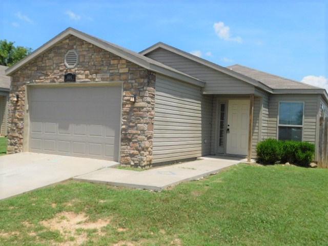 Cozy and Ready to move in 2015 built home with 3 Bdrms 2 Full Baths and huge LR/DR KIT Area. Covered patio in the backyard. All the Mechanical has been checked and the house is in excellent shape. Convenient to all the Downtown activities, Jones Center and a quick hop to Beaver Lake and Hickory Creek Marina. Beautiful Stained concrete floors really make this a wonderful and affordable starter home.