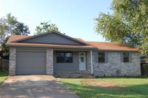 Recently remodeled home that is ready for new owners! 3 brms 1.5 baths with large closets in master suite.  New floor coverings, fixtures and new appliances.