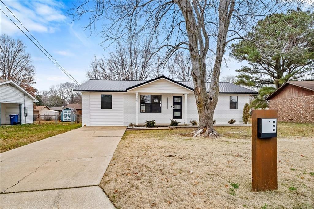 Completely updated 3-bedroom, 2-bath, 1,420 sq ft single-level home on a quiet cul-de-sac in Bentonville. Located approximately one block from the new Walmart Home Office campus and Razorback Greenway access and just minutes from downtown Bentonville.
The thoughtfully designed open floor plan features a large living/kitchen area, spacious bedrooms, and new bathrooms. Remodel highlights include a modern metal roof, luxury vinyl plank and tile flooring, custom cabinetry, quartz countertops, stainless steel appliances, and updated lighting/fixtures. Enjoy outdoor living on the deck with added convenience of a storage shed.
Ideal for WMHO professionals, relocations, or buyers needing a high-quality temporary residence with flexible lease terms to fit your situation. 
Flexible Lease Terms & Pricing:
• 12-month: $2,750/month
• 6-month: $3,000/month
• 3-month: $3,250/month
Pet Policy:
Cat friendly. Small dogs considered with owner approval (maximum 2). 
$300 non-refundable pet fee + $35/pet/month.