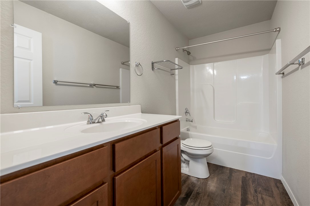 PARK MEADOWS PH I - Residential Lease