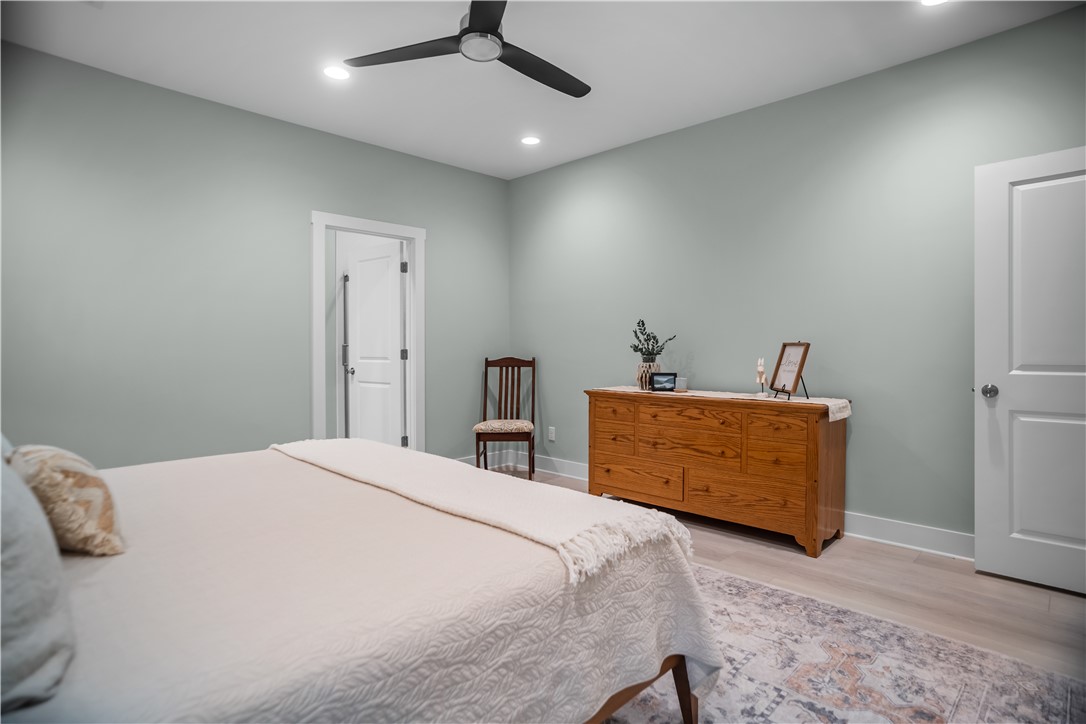 Esmeralda Rep - Residential