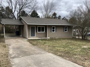 This 3 bed 1 bath home would make a great starter home or rental property. Roof is just a few years old. Chain link fence in backyard. 40 minutes to Branson, 30 minutes to the buffalo river.