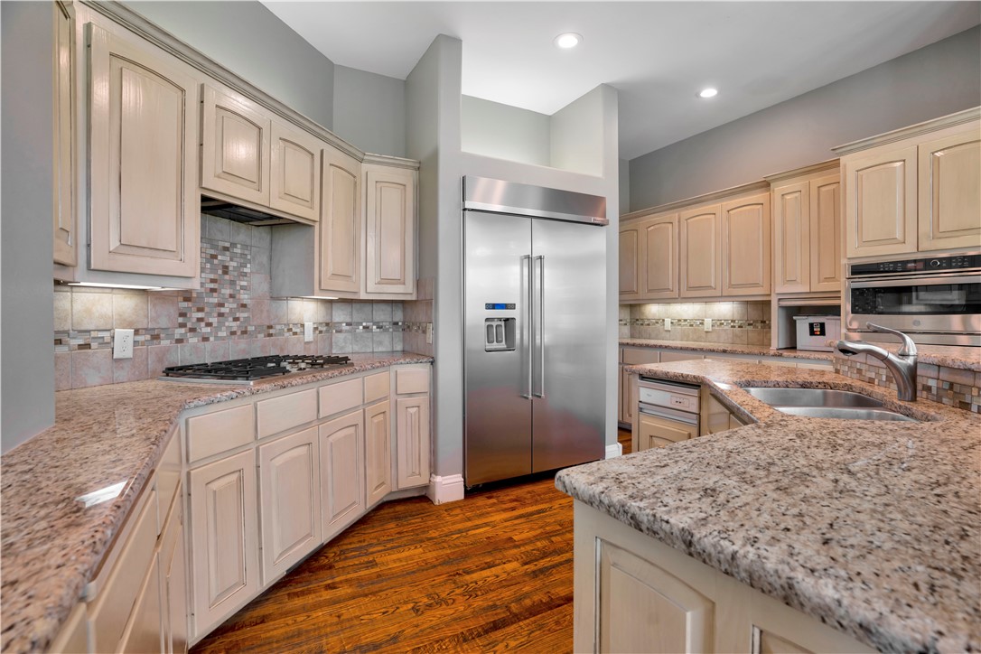 Champions Golf & Cc Rogers - Residential