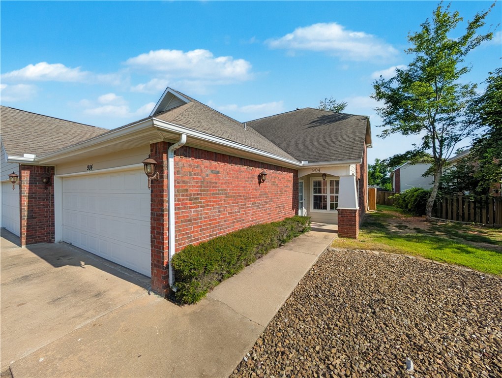 Homes At Oakmont Horizontal Prop Rogers - Residential Lease
