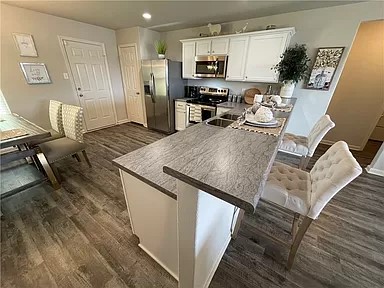 WALNUT HILL SUB PH V-PEA RIDGE - Residential