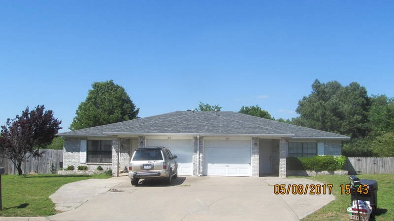 Great investment property! Each side has 2 BR, 2 BA and 1 car garage. New roof in 2017