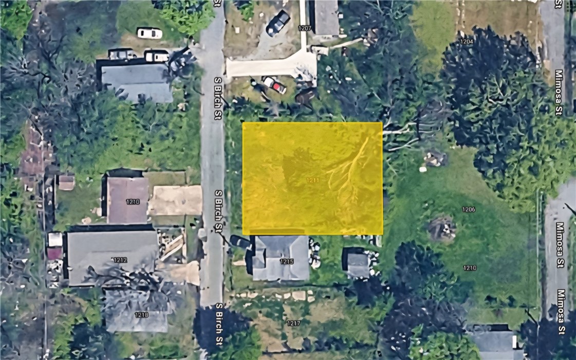 The flat .18 (+/-) acre lot in Pine Bluff is level and partially wooded. Build a new home or place a manufactured home. It is only minutes away from local amenities and Lake Saracen. Owner financing is available. Property conveys a Limited Warranty Deed.