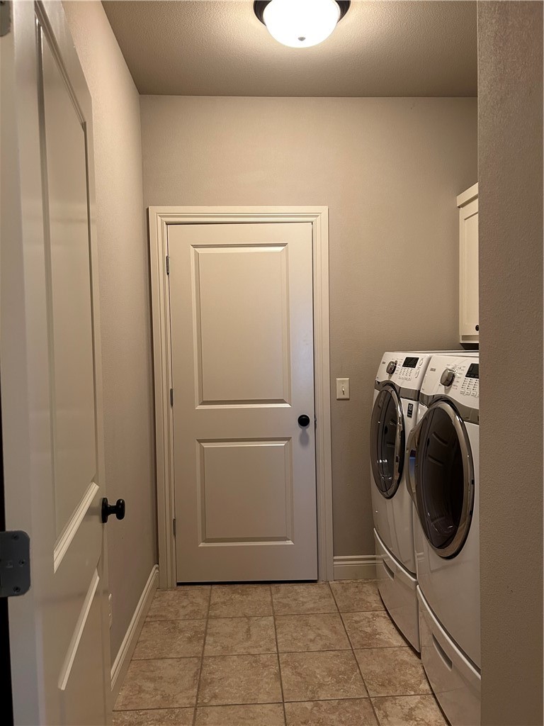 Rocky Creek Sub Rogers - Residential Lease