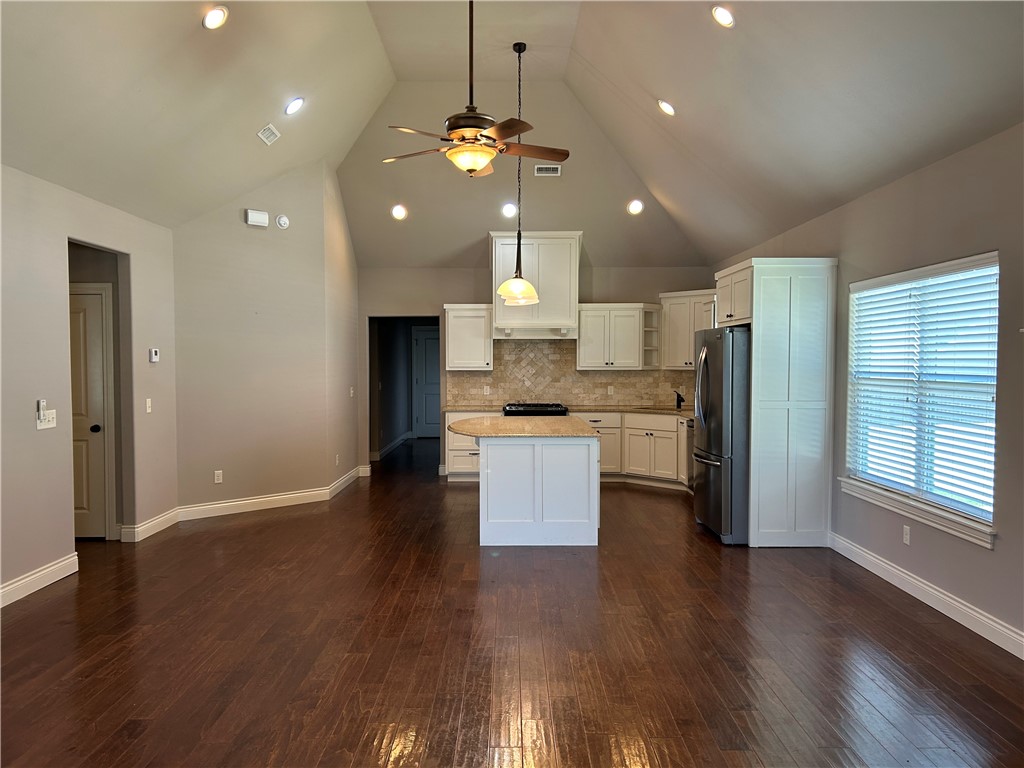 Rocky Creek Sub Rogers - Residential Lease