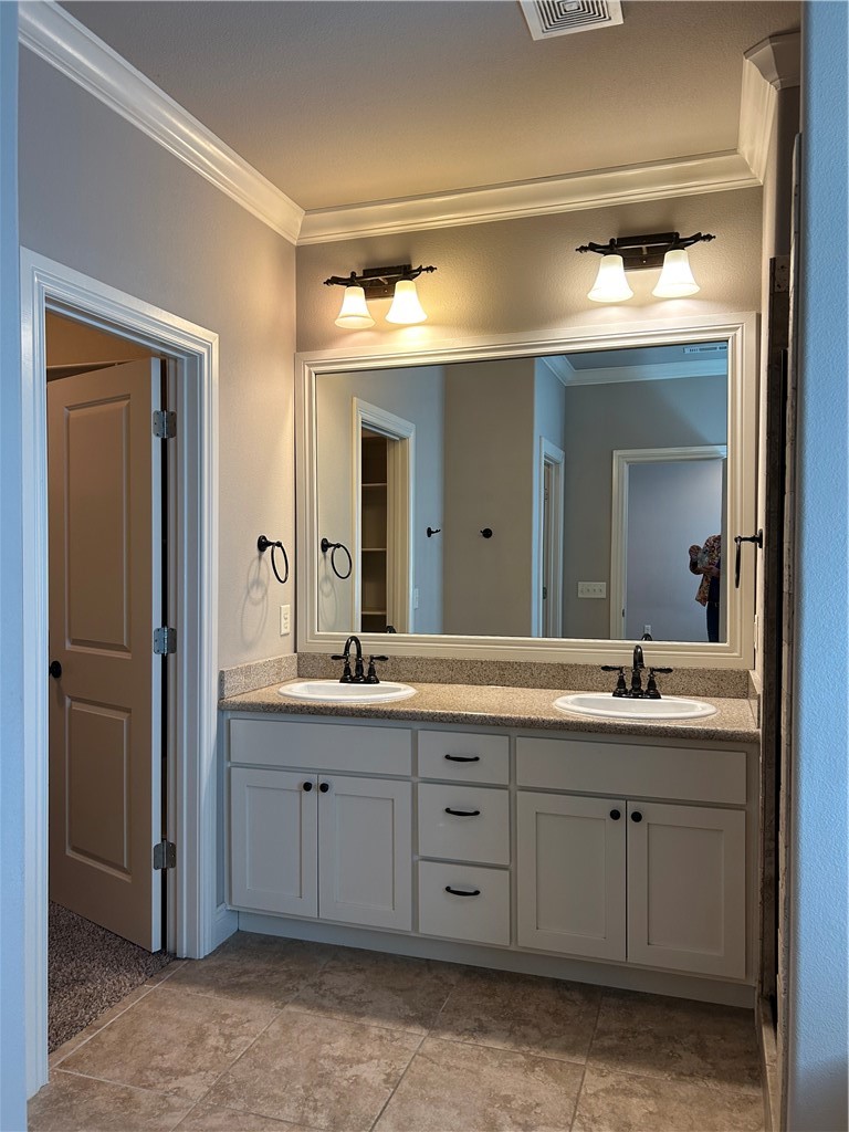 Rocky Creek Sub Rogers - Residential Lease