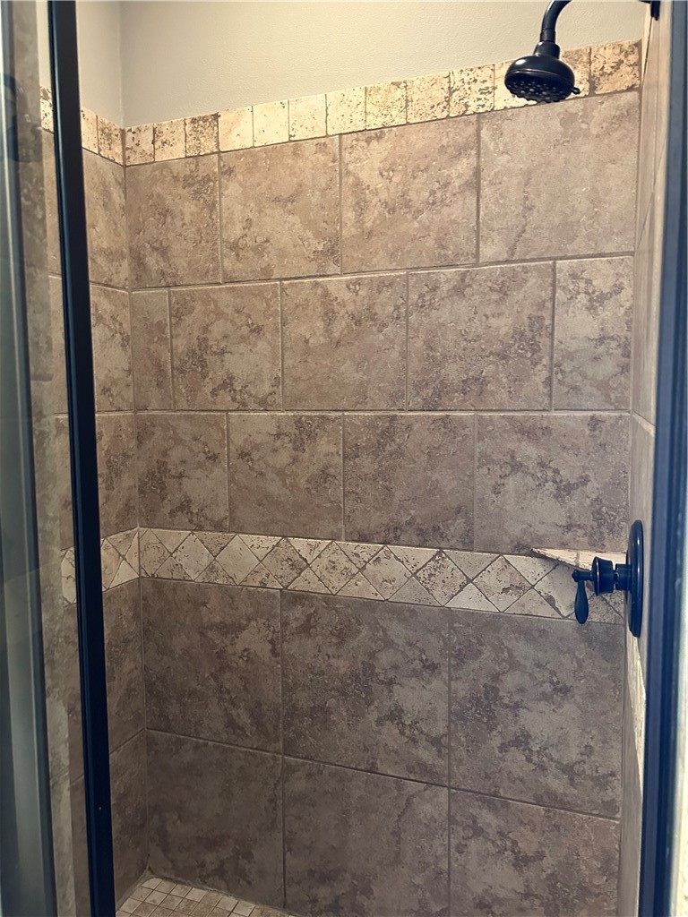 Rocky Creek Sub Rogers - Residential Lease