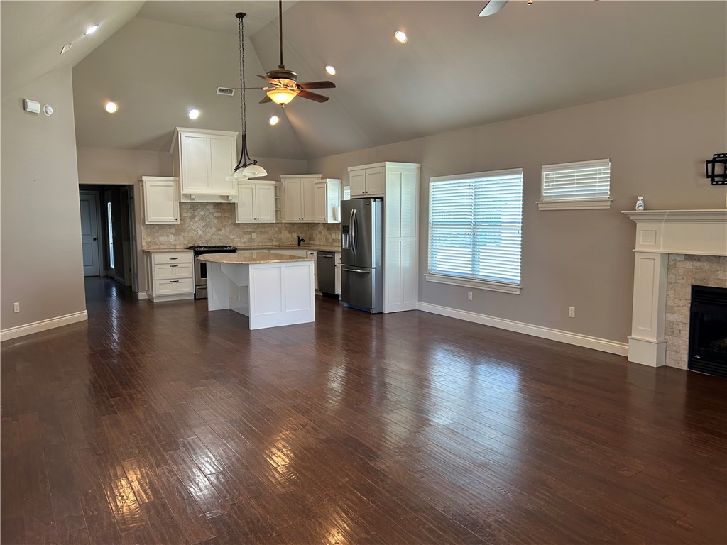 Rocky Creek Sub Rogers - Residential Lease