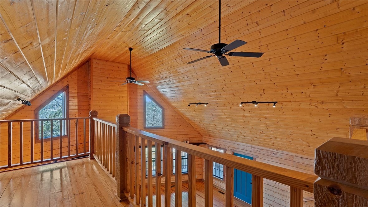 Unit 117 Holiday Island - Residential