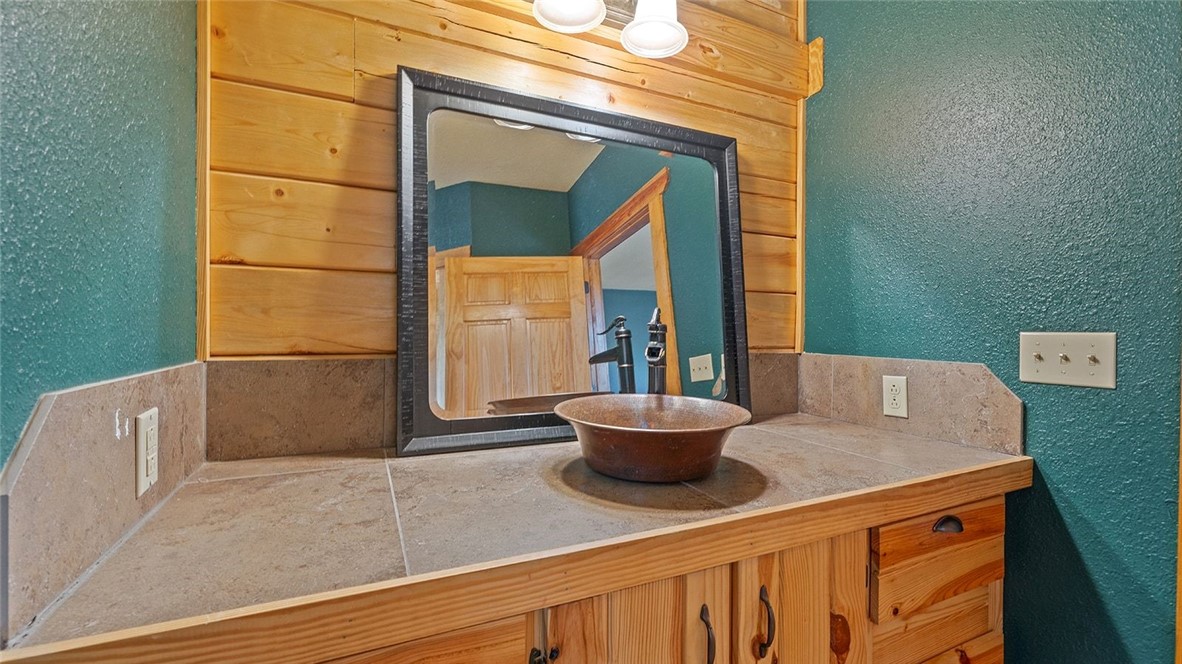 Unit 117 Holiday Island - Residential