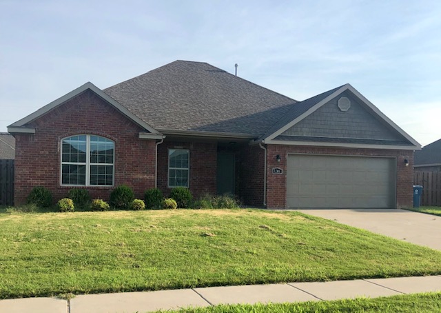 Beautiful home in Bentonville close to everything! 3 bed, 2 bath, 2 car garage with ceramic tile through out home, ALL appliances including Washer and Dryer, granite counter tops, wood privacy fenced back yard and walk in closets. Neutral color schemes and an open floor plan make this home feel light and​​‌​​​​‌​‌​​​‌‌​​​‌‌‌​​‌​​‌‌​​​​ bright.