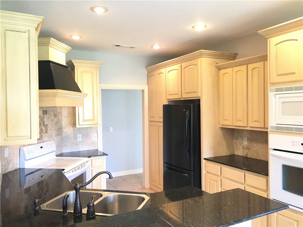 Cross Keys Sub Ph I - Residential Lease