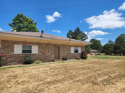 Great apartment in Knoxville!  SIX MONTH lease. 1 bedroom, one bath with dining area.  No smoking/pets.  Water, trash service and lawn care included in rent.   Renter's insurance is required.  Applications required with background checks, credit checks, employment/income verification and rental history references.